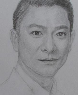 7张男明星素描照:杨洋画的不像,最后一张能猜出来的都是大神!